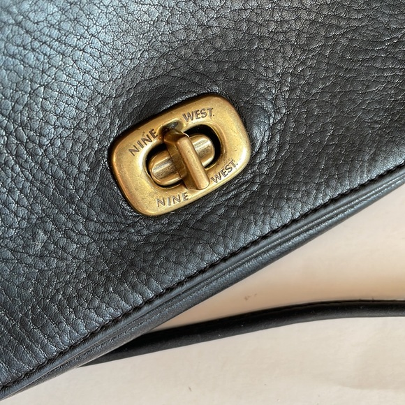Vintage Nine West Black Small Top Handle Turn Lock Crossbody Bag - Picture 4 of 9
